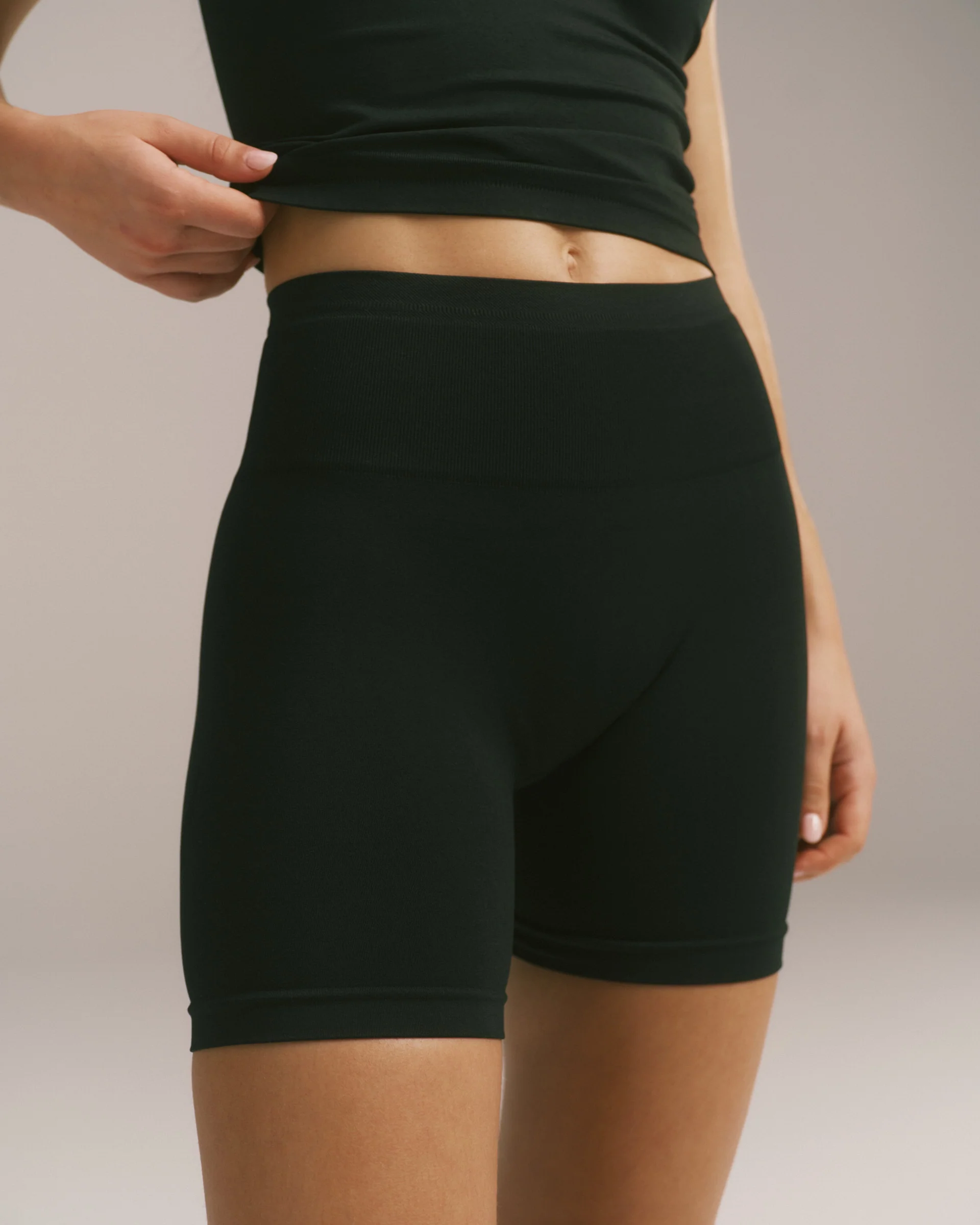 Seamless Crop Shorts - Black - Image 5