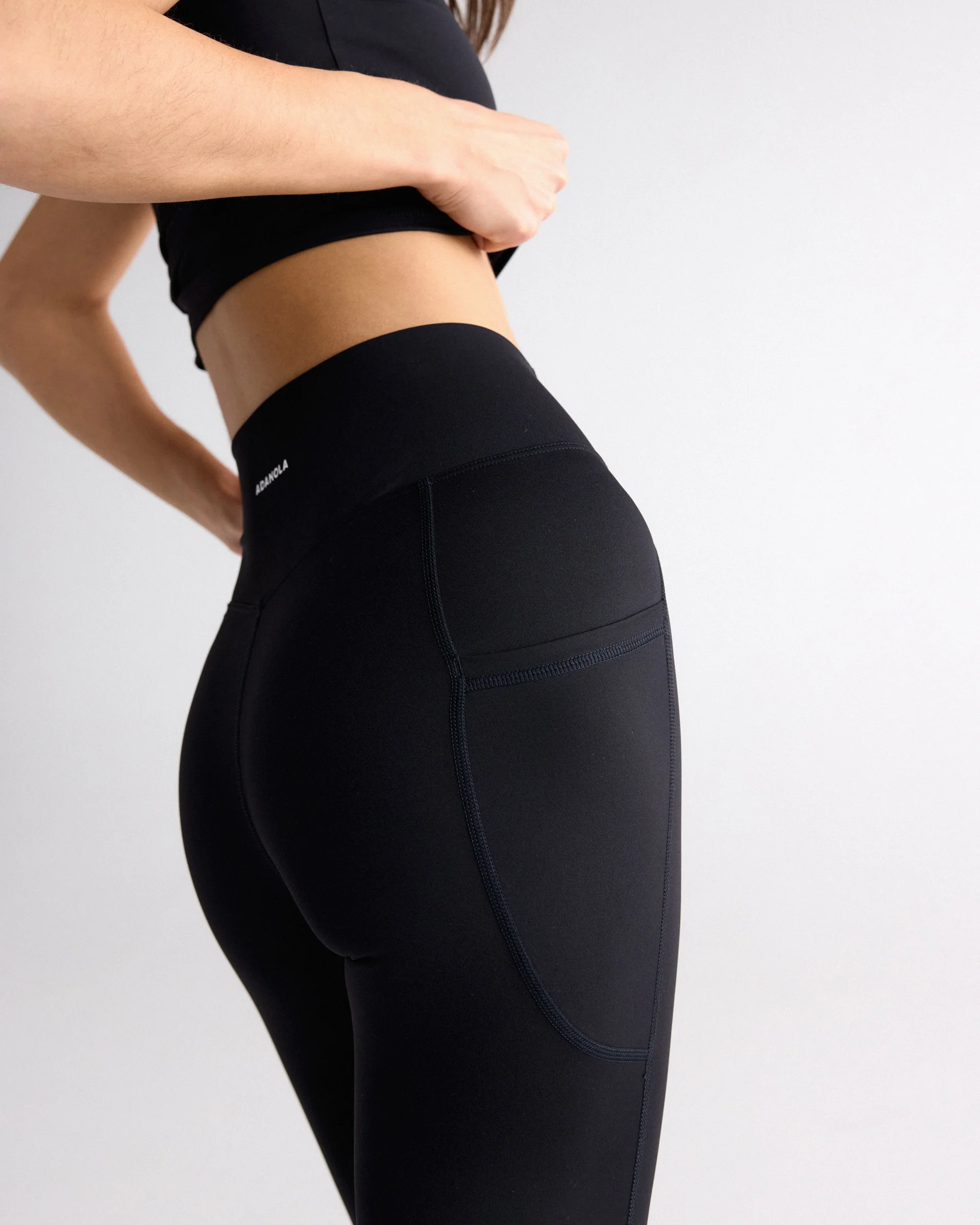 Ultimate Pocket Leggings - Black - Image 4