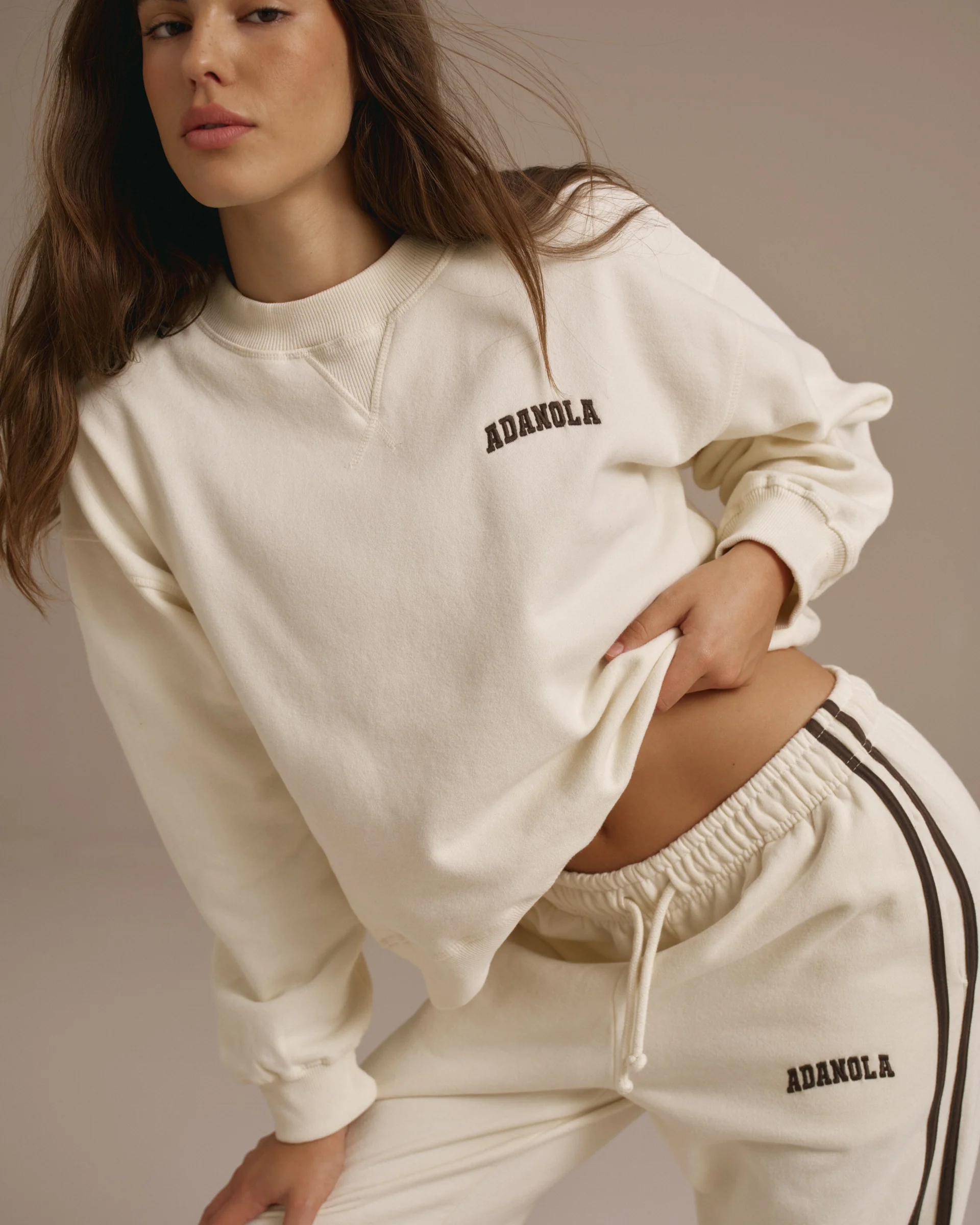 Varsity Loose Fit Sweatshirt - Marshmallow White/Coffee Bean - Image 3
